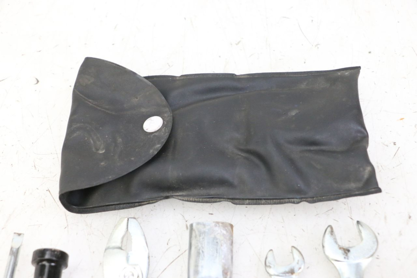 photo de TROUSSE A OUTILS SUZUKI GSR 750 (2011 - 2017) - Vue d’ensemble