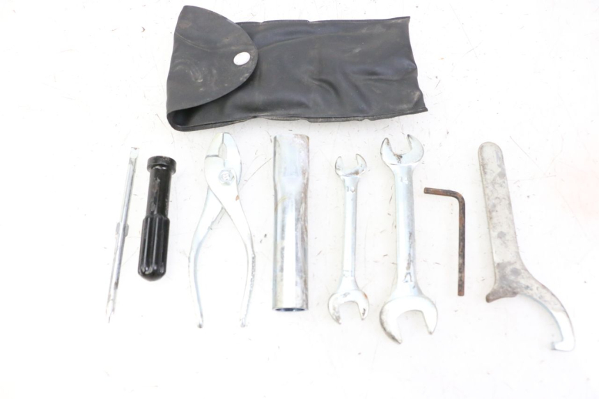 photo de TROUSSE A OUTILS SUZUKI GSR 750 (2011 - 2017) - Pièce contrôlée