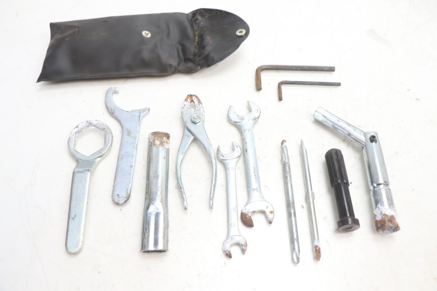 photo de TROUSSE A OUTILS SUZUKI GSR 600 (2005 - 2012) - Vue principale