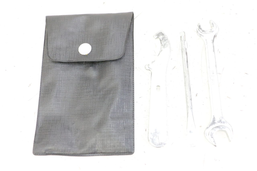 photo de TROUSSE A OUTILS HONDA FES S-WING SWING ABS 125 (2007 - 2015) - Vue principale