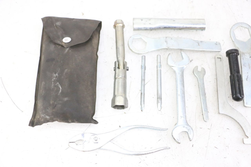 photo de TROUSSE A OUTILS KAWASAKI ZR7 ZR-7 S 750 (1999 - 2004) - Vue d’ensemble