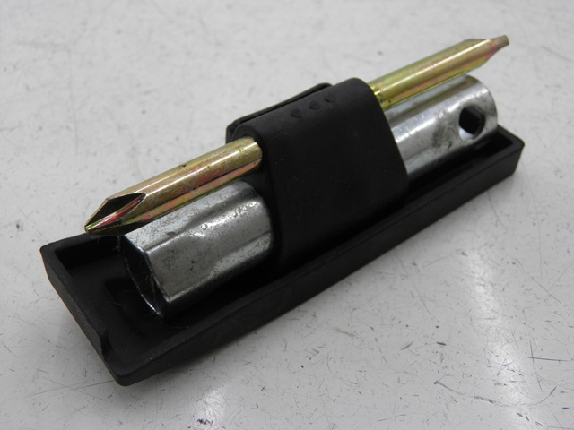 photo de TROUSSE A OUTILS MBK FLAME X 125 (2007 - 2016) - Zoom état d’usage