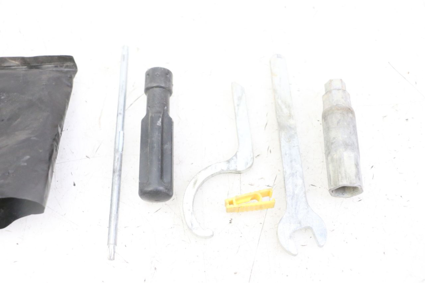 photo de TROUSSE A OUTILS PIAGGIO MP3 LT 300 (2010 - 2016) - Zoom état d’usage