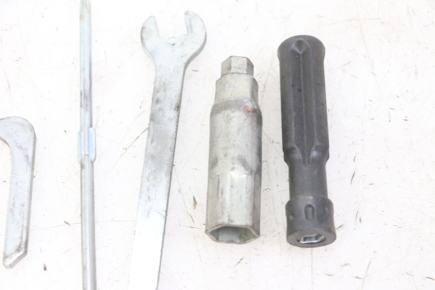 photo de TROUSSE A OUTILS PIAGGIO MP3 LT 300 (2010 - 2016) - Détail de la pièce