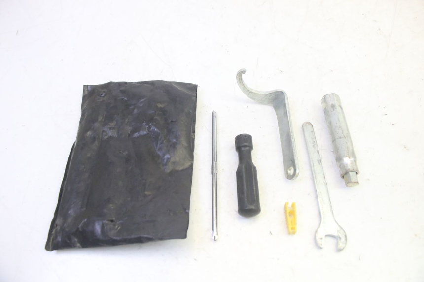 photo de TROUSSE A OUTILS PIAGGIO MP3 LT 400 (2007 - 2012) - Vue principale