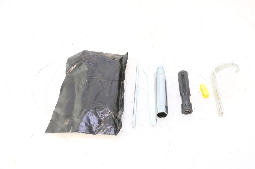 photo de TROUSSE A OUTILS PIAGGIO MP3 LT 400 (2007 - 2012) - Vue principale