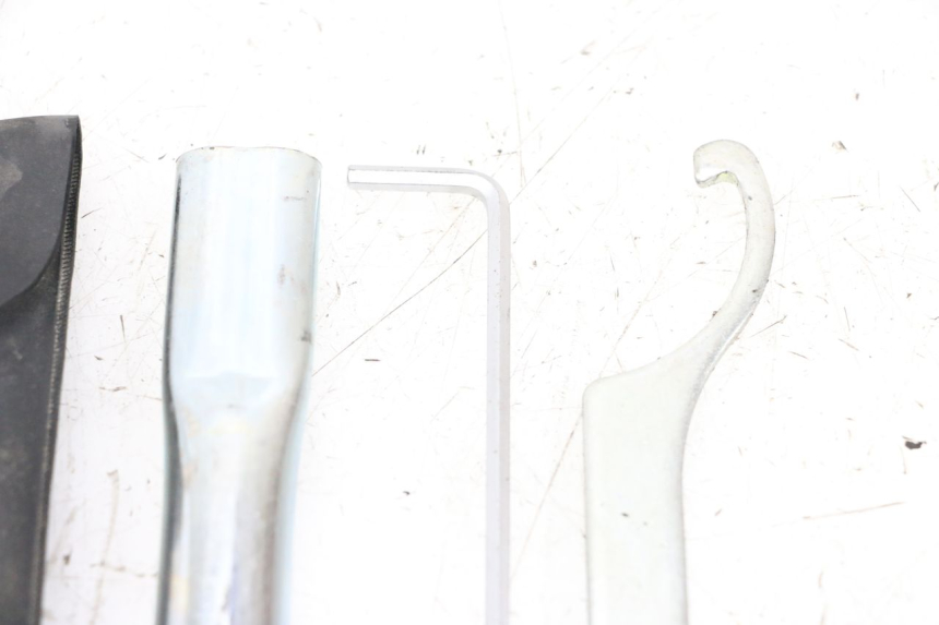 photo de TROUSSE A OUTILS YAMAHA MT-07 MT07 ABS 700 (2018 - 2020) - Vue d’ensemble