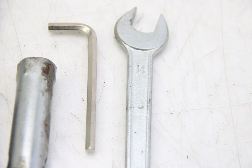 photo de TROUSSE A OUTILS JM MOTORS OLDIES 4T 50 (2010 - 2020) - Points de fixation