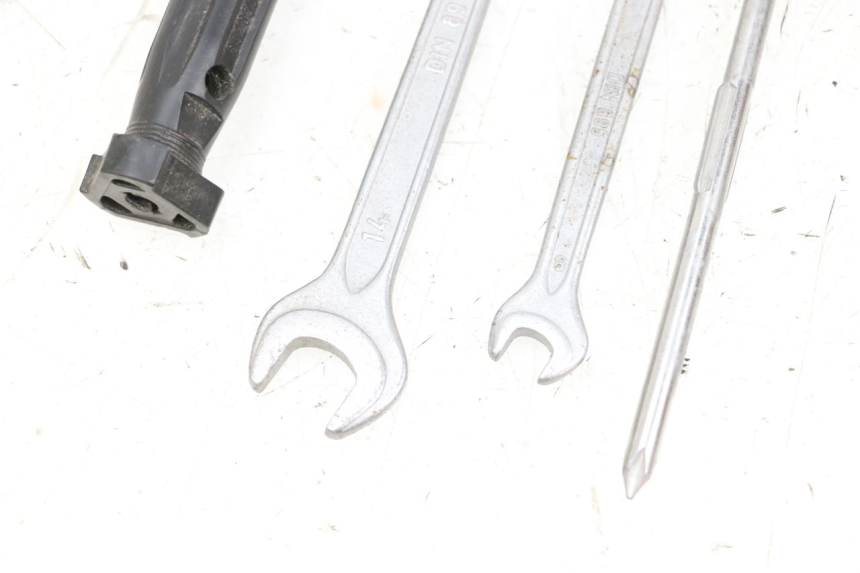 photo de TROUSSE A OUTILS BMW R GS 1250 (2021 - 2024) - Gros plan technique