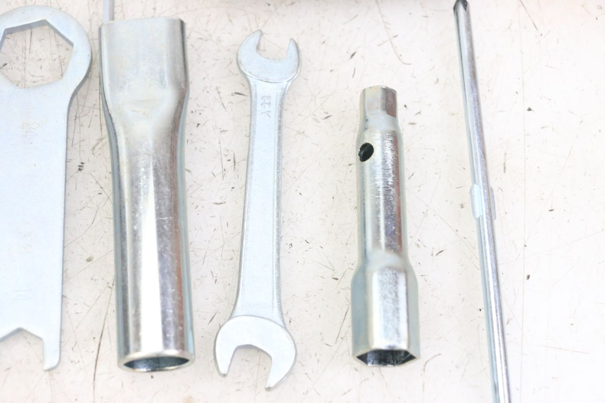 photo de TROUSSE A OUTILS ROYAL ENFIELD SCRAM 411 (2022 - 2024) - Zoom état d’usage