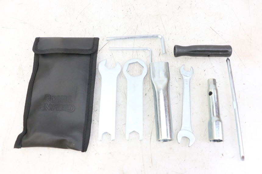photo de TROUSSE A OUTILS ROYAL ENFIELD SCRAM 411 (2022 - 2024) - Gros plan technique
