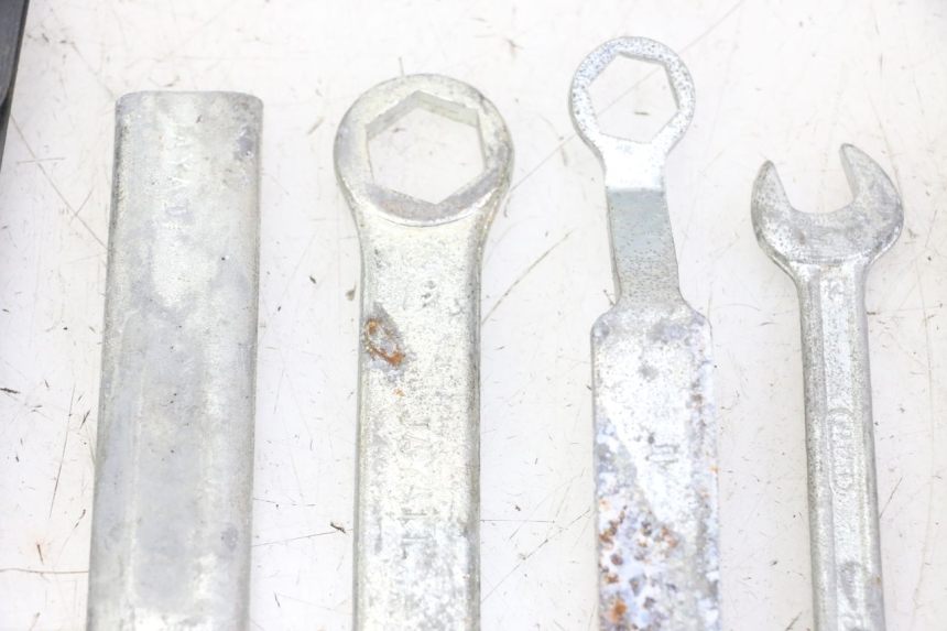 photo de TROUSSE A OUTILS HONDA SCV LEAD 100 (2003 - 2007) - Vue produit