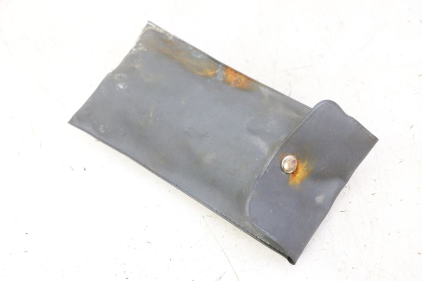 photo de TROUSSE A OUTILS HONDA SCV LEAD 100 (2003 - 2007) - Autre angle de vue