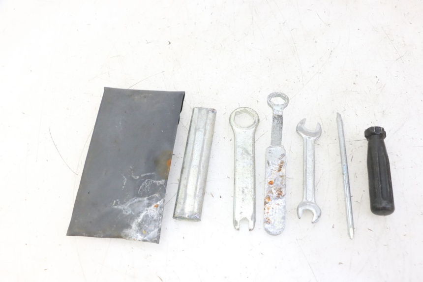 photo de TROUSSE A OUTILS HONDA SCV LEAD 100 (2003 - 2007) - État de surface