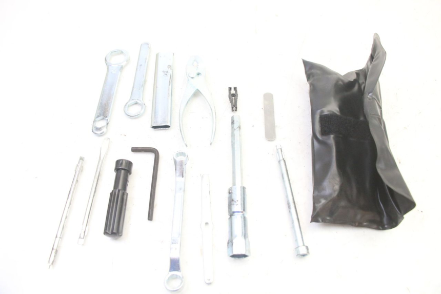 photo de TROUSSE A OUTILS HONDA ST PAN EUROPEAN 1300 (2002 - 2013) - Détail de la pièce