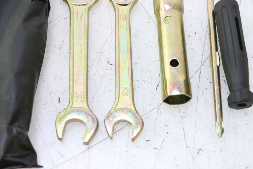 photo de TROUSSE A OUTILS YAMASAKI STREET 50 (2013 - 2018) - Pièce contrôlée