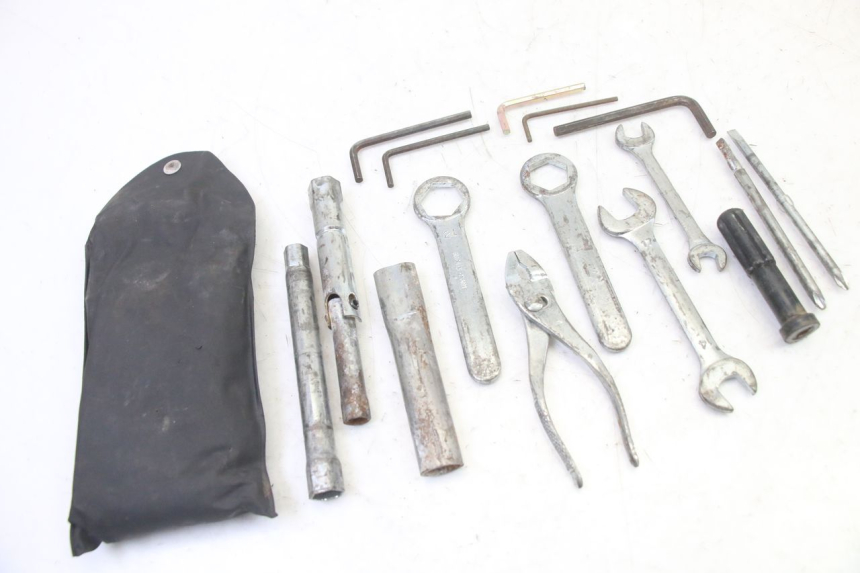 photo de TROUSSE A OUTILS SUZUKI SV S 650 (2003 - 2009) - Détail de la pièce