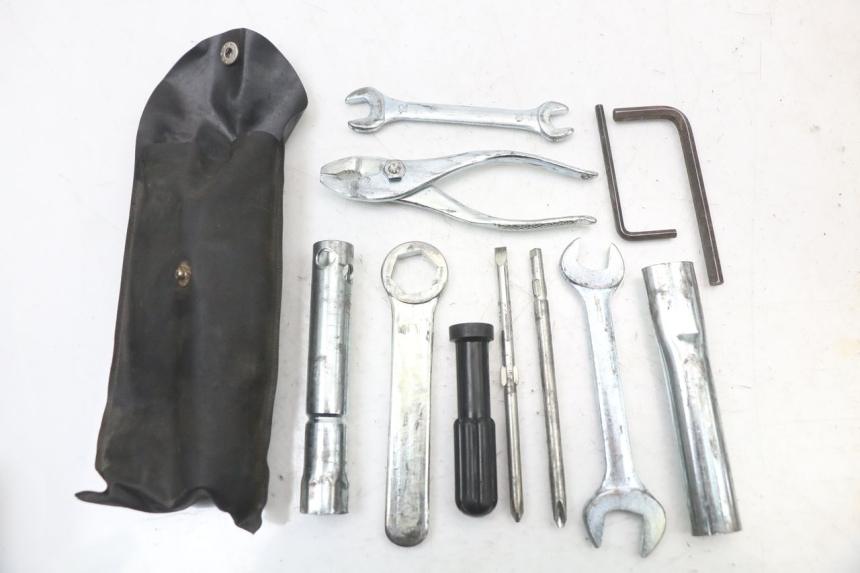 photo de Tool kit SUZUKI VL INTRUDER 125 (2004 - 2007) - Vue principale