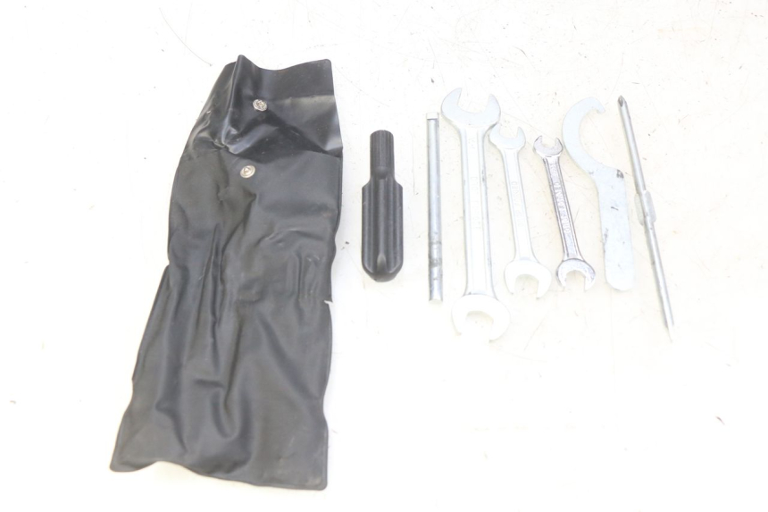 photo de TROUSSE A OUTILS YAMAHA XMAX X-MAX 125 (2006 - 2009) - Vue principale