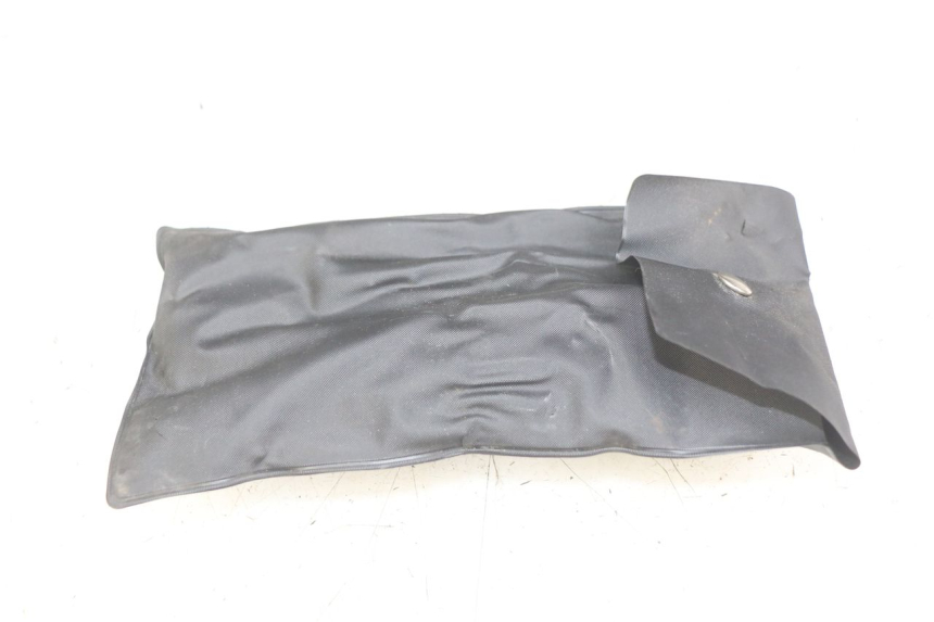 photo de TROUSSE A OUTILS YAMAHA XMAX X-MAX 125 (2006 - 2009) - Autre angle de vue