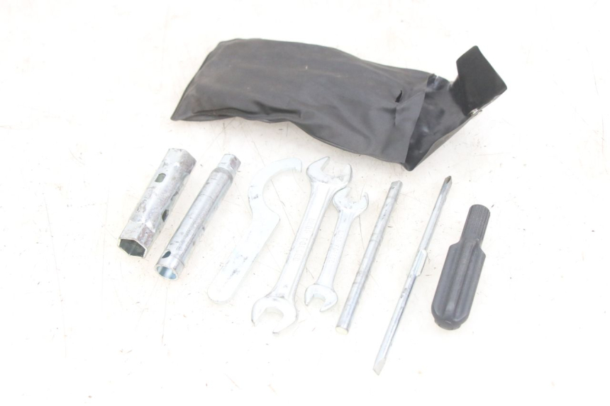 photo de TROUSSE A OUTILS YAMAHA X-MAX XMAX 250 (2006 - 2009) - Vue principale