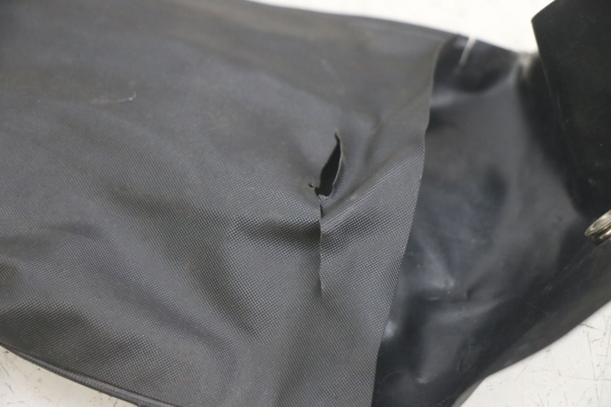 photo de TROUSSE A OUTILS YAMAHA X-MAX XMAX 250 (2006 - 2009) - Gros plan technique