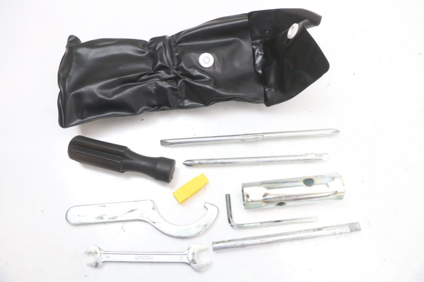 photo de TROUSSE A OUTILS YAMAHA X-MAX XMAX 125 (2010 - 2013) - Vue principale
