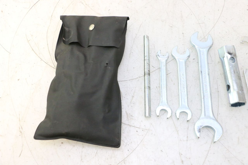 photo de TROUSSE A OUTILS YAMAHA XMAX X-MAX 125 (2006 - 2009) - Vue produit