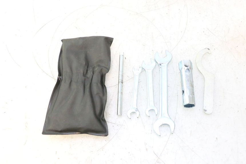 photo de TROUSSE A OUTILS YAMAHA XMAX X-MAX 125 (2006 - 2009) - Pièce contrôlée