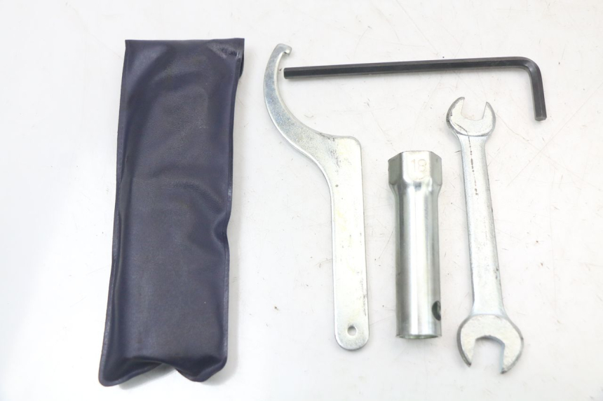 photo de TROUSSE A OUTILS KYMCO XCITING 250 (2006 - 2009) - Détail de la pièce