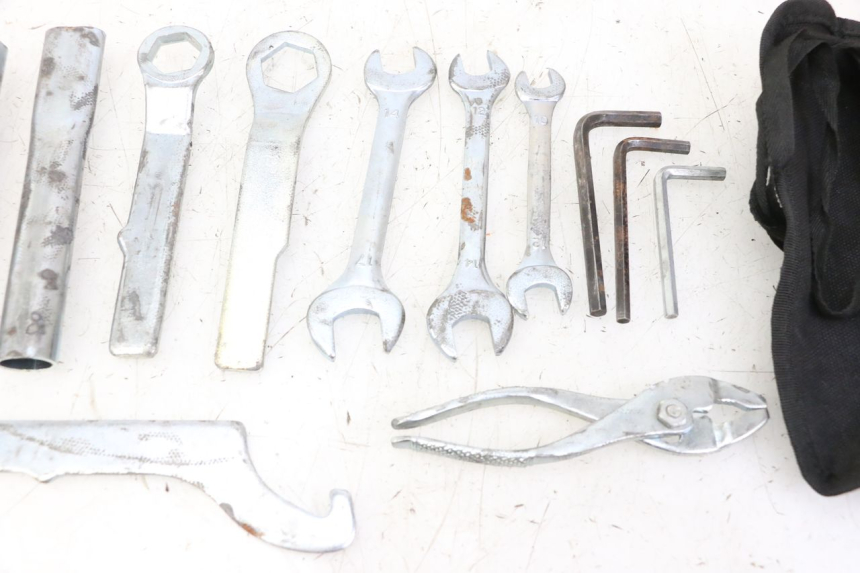 photo de TROUSSE A OUTILS YAMAHA XJ6 ABS 600 (2008 - 2016) - Autre angle de vue