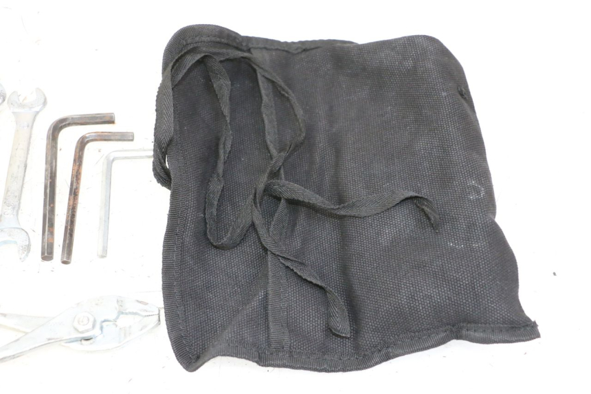 photo de TROUSSE A OUTILS YAMAHA XJ6 ABS 600 (2008 - 2016) - Pièce contrôlée