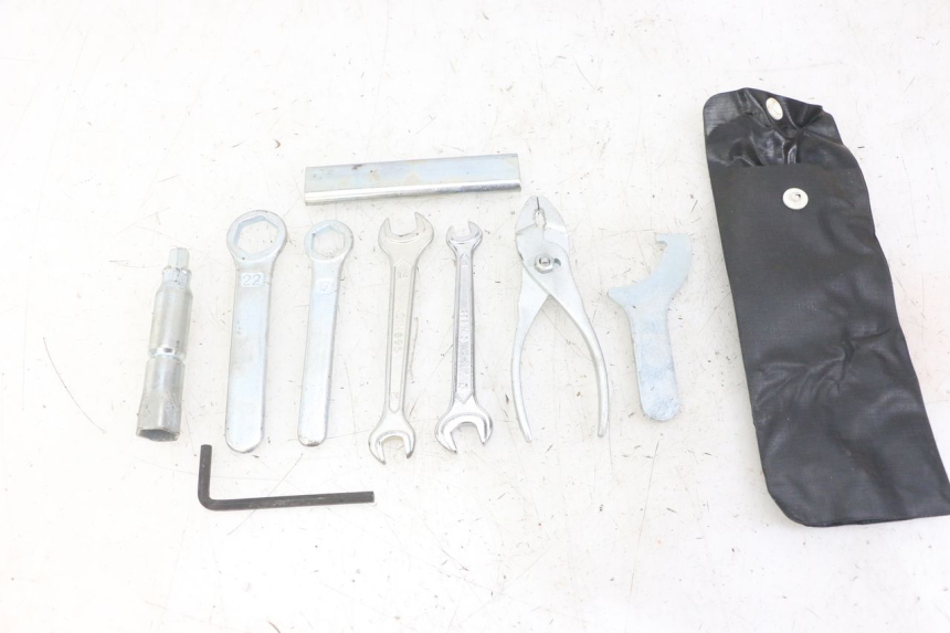 photo de TROUSSE A OUTILS HONDA XLV VARADERO 125 (2000 - 2006) - Vue principale