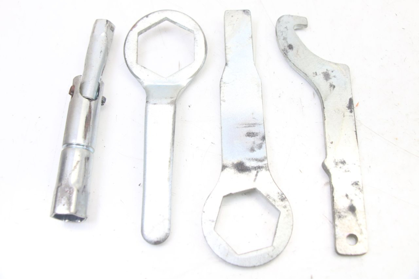 photo de TROUSSE A OUTILS YAMAHA FZ6 FAZER S2 600 (2007 - 2011) - Détail de la pièce