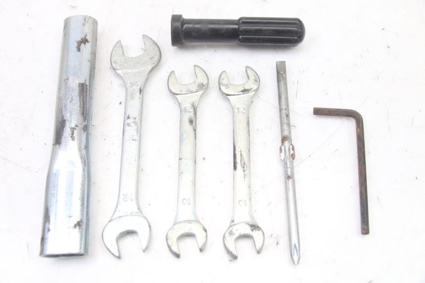 photo de TROUSSE A OUTILS YAMAHA FZ6 FAZER S2 600 (2007 - 2011) - Zoom état d’usage