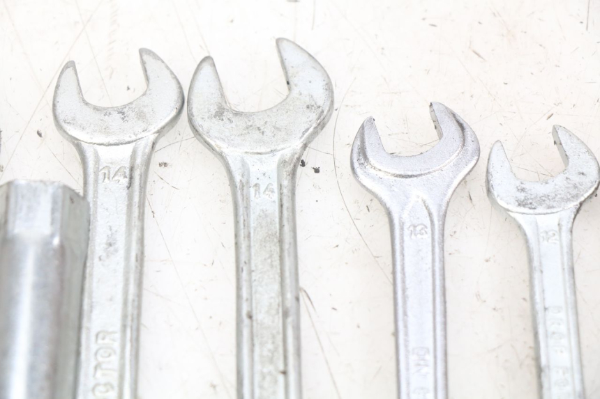 photo de TROUSSE A OUTILS YAMAHA YP MAJESTY 125 (2007 - 2010) - Marquages et références