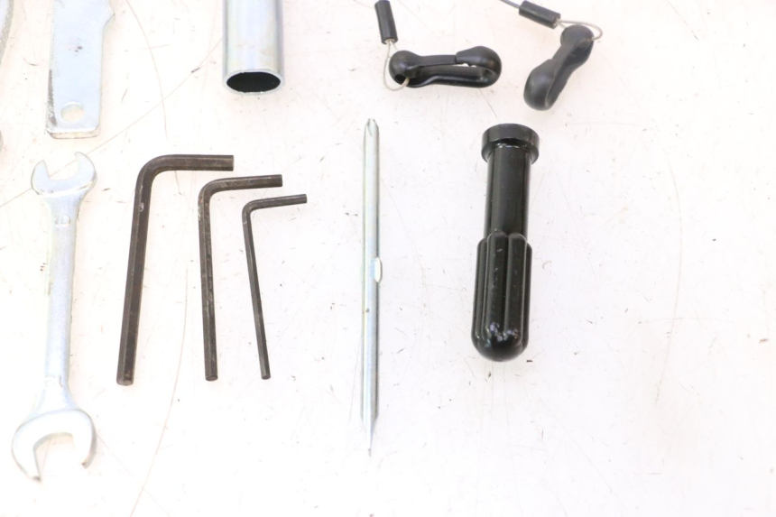 photo de TROUSSE A OUTILS YAMAHA YZF R6 600 (2008 - 2009) - Gros plan technique