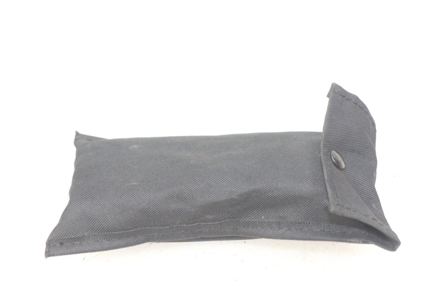 photo de TROUSSE A OUTILS KAWASAKI Z 650 (2016 - 2019) - Zoom état d’usage