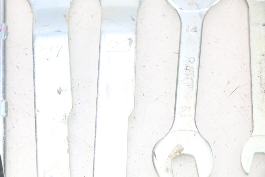 photo de TROUSSE A OUTILS KAWASAKI Z 650 (2016 - 2019) - Gros plan technique