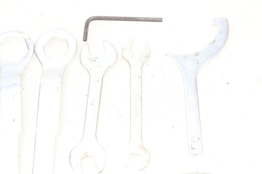 photo de TROUSSE A OUTILS KAWASAKI Z 650 (2016 - 2019) - État de surface