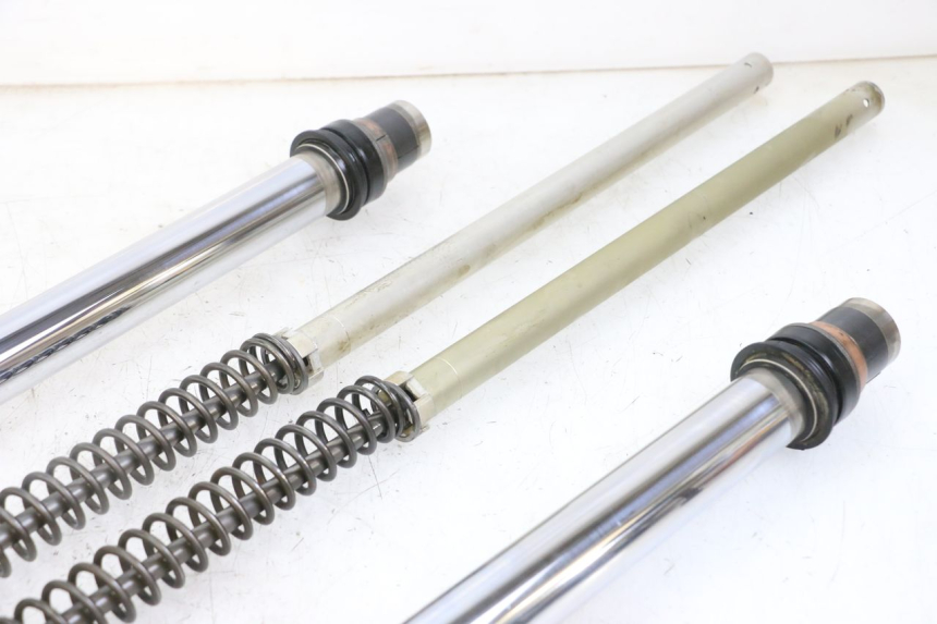 photo de TUBE FOURCHE HONDA CR 85 (2003 - 2007) - Zoom composants