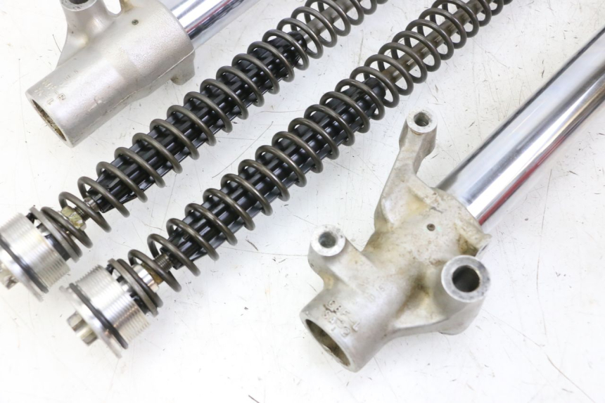 photo de TUBE FOURCHE HONDA CR 85 (2003 - 2007) - Angle alternatif