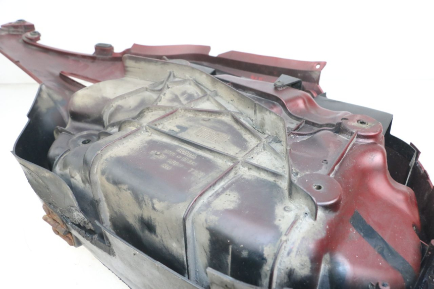 photo de VALISE DROITE HONDA NTV DEAUVILLE 650 (1998 - 2001) - État de surface