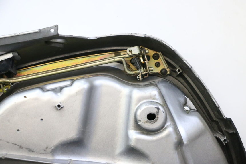 photo de VALISE DROITE HONDA NTV DEAUVILLE 650 (2001 - 2006) - Vue d’ensemble