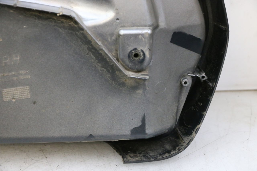 photo de VALISE DROITE HONDA NTV DEAUVILLE 650 (2001 - 2006) - Points de fixation