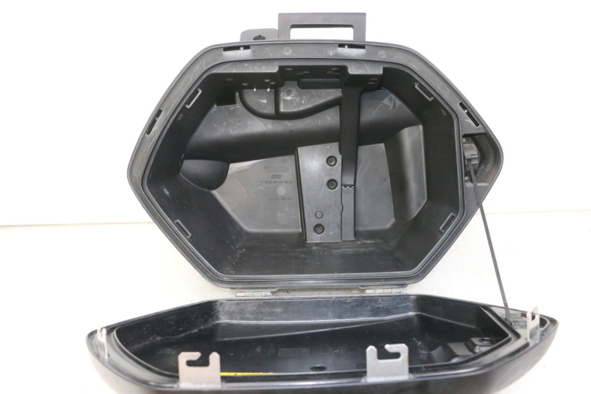 photo de VALISE GAUCHE YAMAHA TDM ABS 900 (2002 - 2014) - Zoom état d’usage