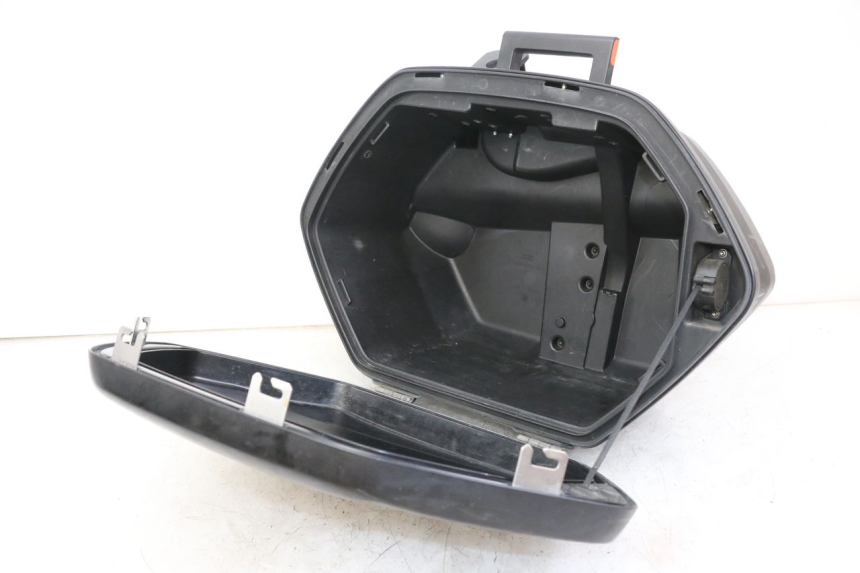 photo de VALISE GAUCHE YAMAHA TDM ABS 900 (2002 - 2014) - Autre angle de vue