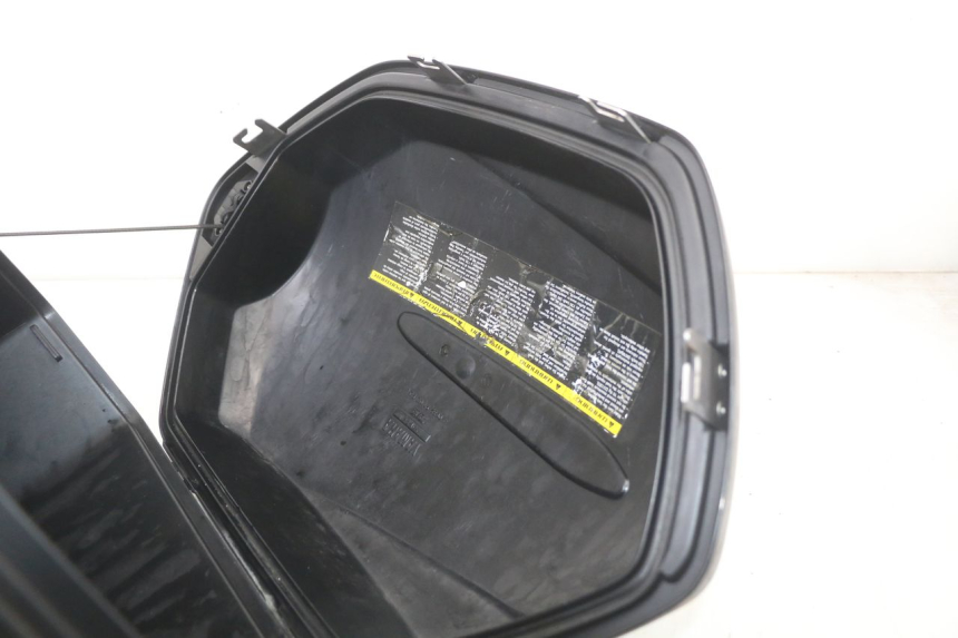 photo de VALISE GAUCHE YAMAHA FJR ABS 1300 (2006 - 2012) - Zoom composants