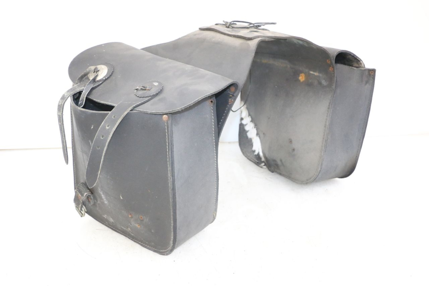 photo de VALISE SUZUKI GZ MARAUDER 125 (1998 - 2004) - Vue principale