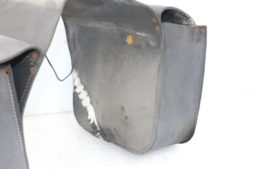 photo de VALISE SUZUKI GZ MARAUDER 125 (1998 - 2004) - Zoom qualité